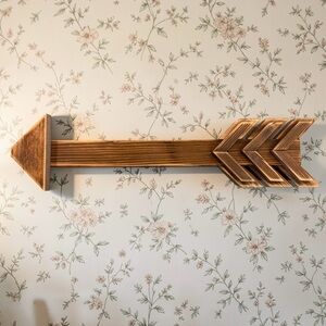 Rustic Solid Wood Arrow Hanging Wall Decor EUC Farmhouse Country Cottage Cabin